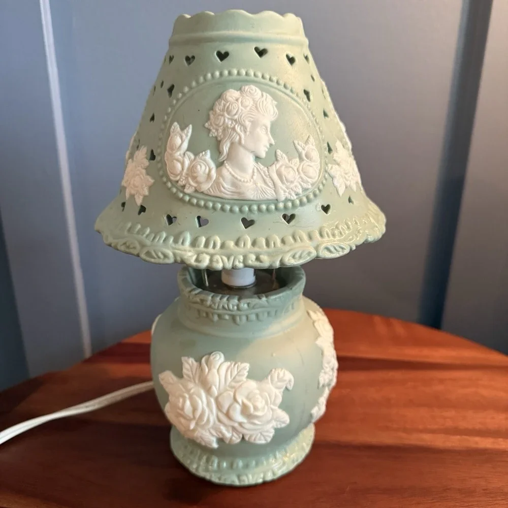 Vintage Jasperware Style Accent Lamp‎ Cameo Heart Cutout Mint Green Kitchen Mini